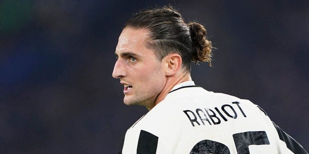 MU Gigit Jari, Adrien Rabiot Perpanjang Kontrak dengan Juventus