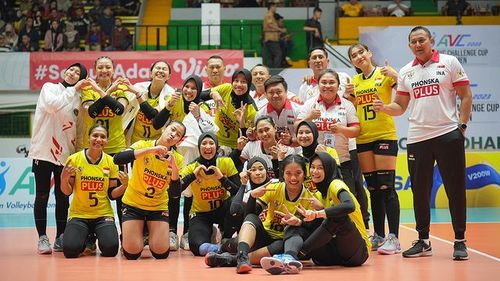 Tim voli putri Indonesia usai mengalahkan Taiwan di semifinal AVC Challenge Cup, Sabtu (24/6/2023)