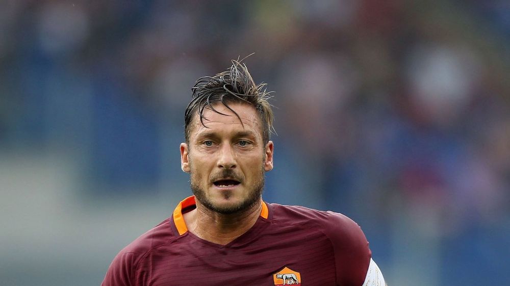 Totti Lebih Baik Mati daripada Tinggalkan AS Roma