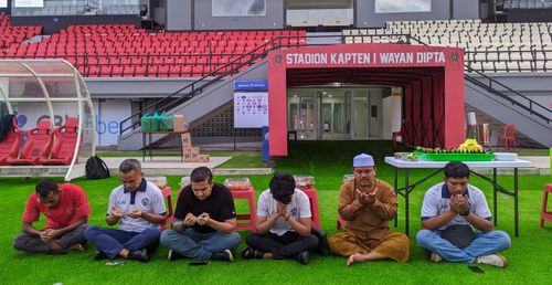 Arema FC Lakoni Laga Kandang di Bali, ini Komentar Dedik Setiawan